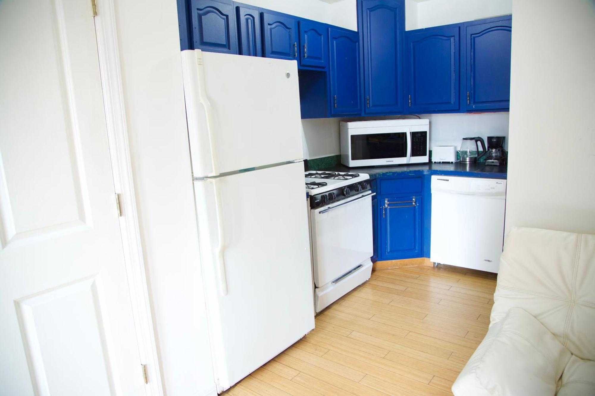 Brighton P Close To Subway * New York