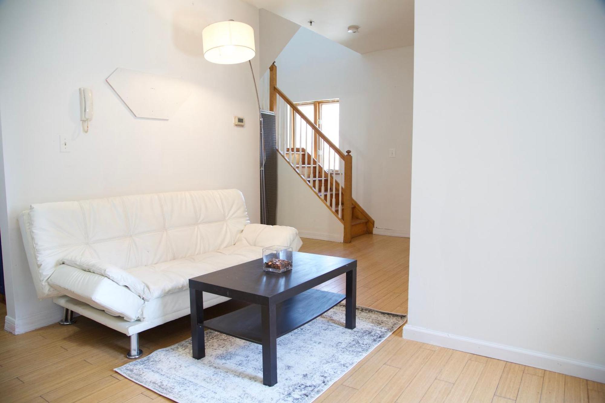 Brighton P Close To Subway Homestay *